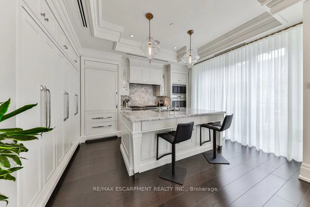 300, Randall, 1013 - OO Old Oakville, Oakville