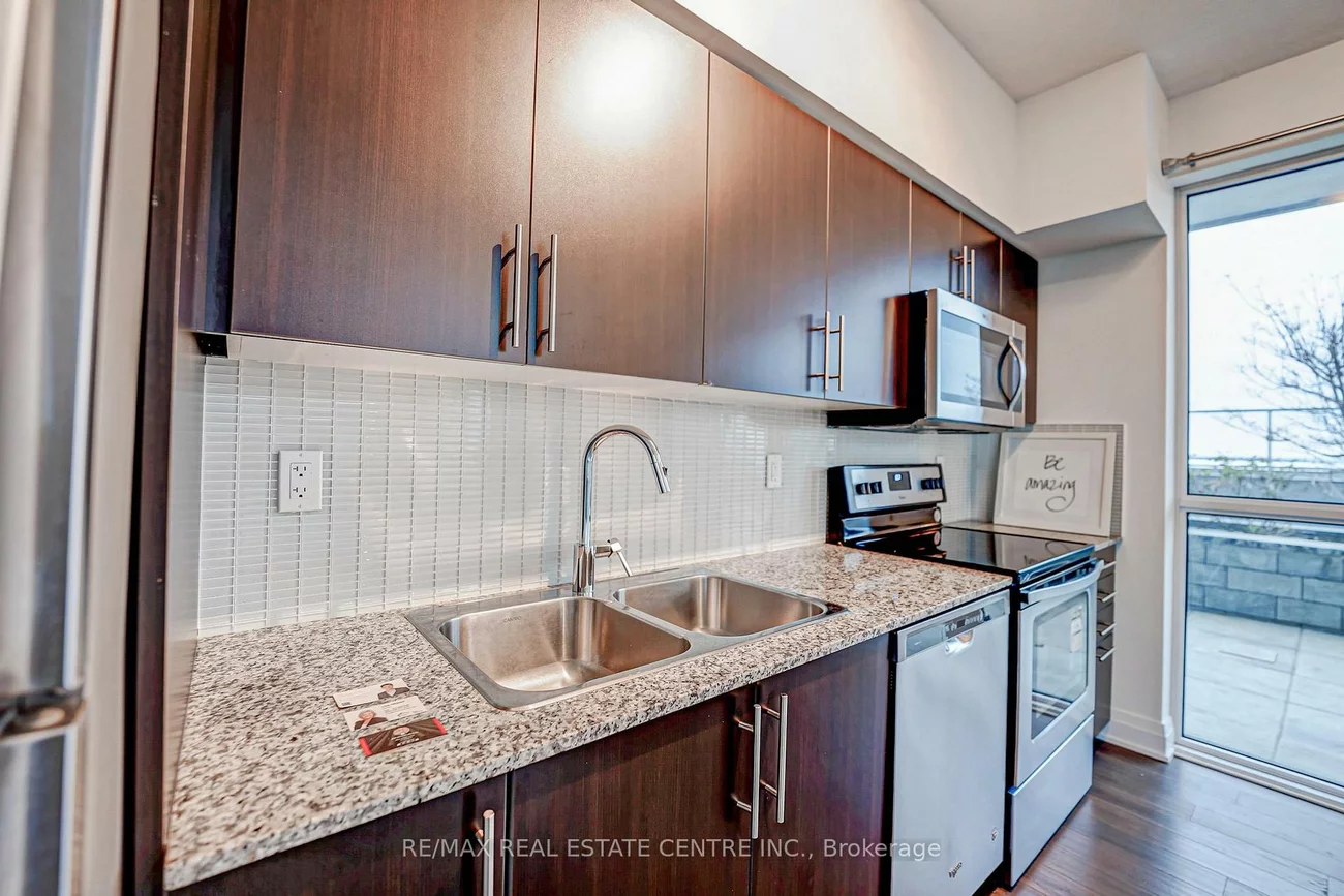 55, Speers, 1002 - CO Central, Oakville