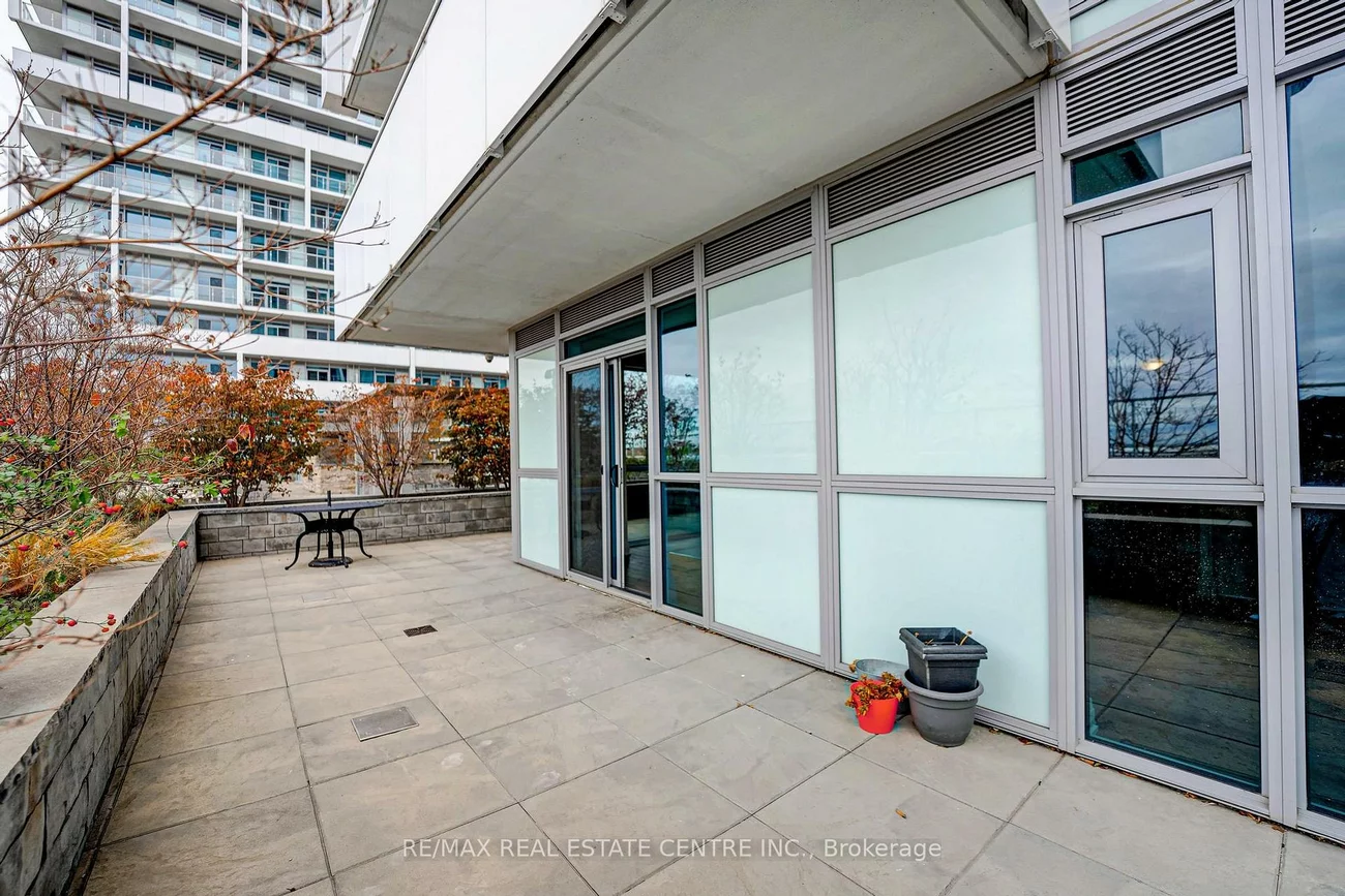 55, Speers, 1002 - CO Central, Oakville