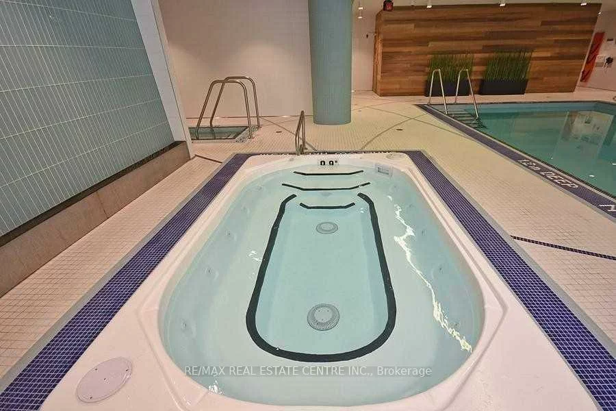 55, Speers, 1002 - CO Central, Oakville