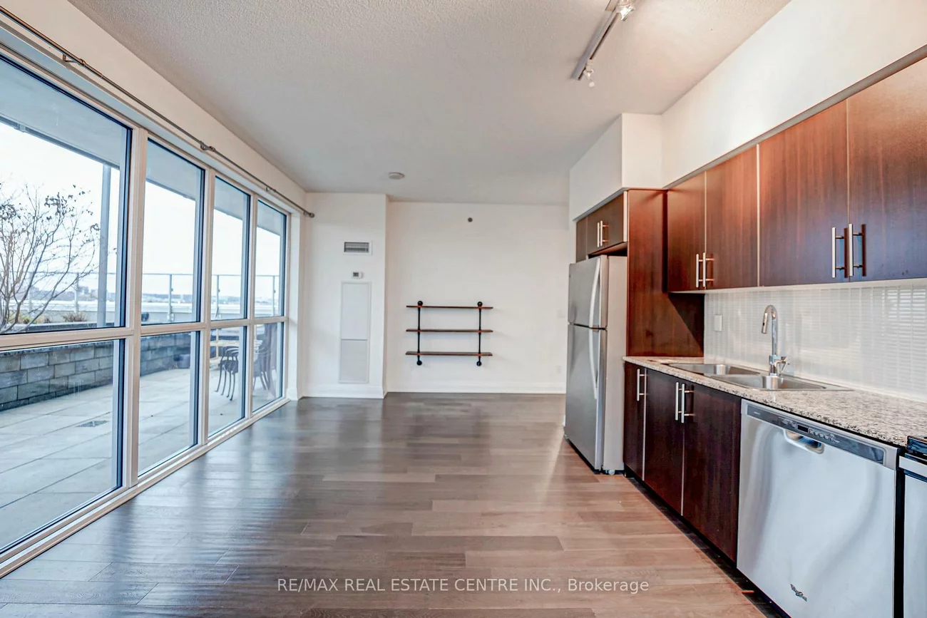 55, Speers, 1002 - CO Central, Oakville