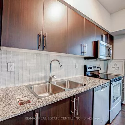 55, Speers, 1002 - CO Central, Oakville