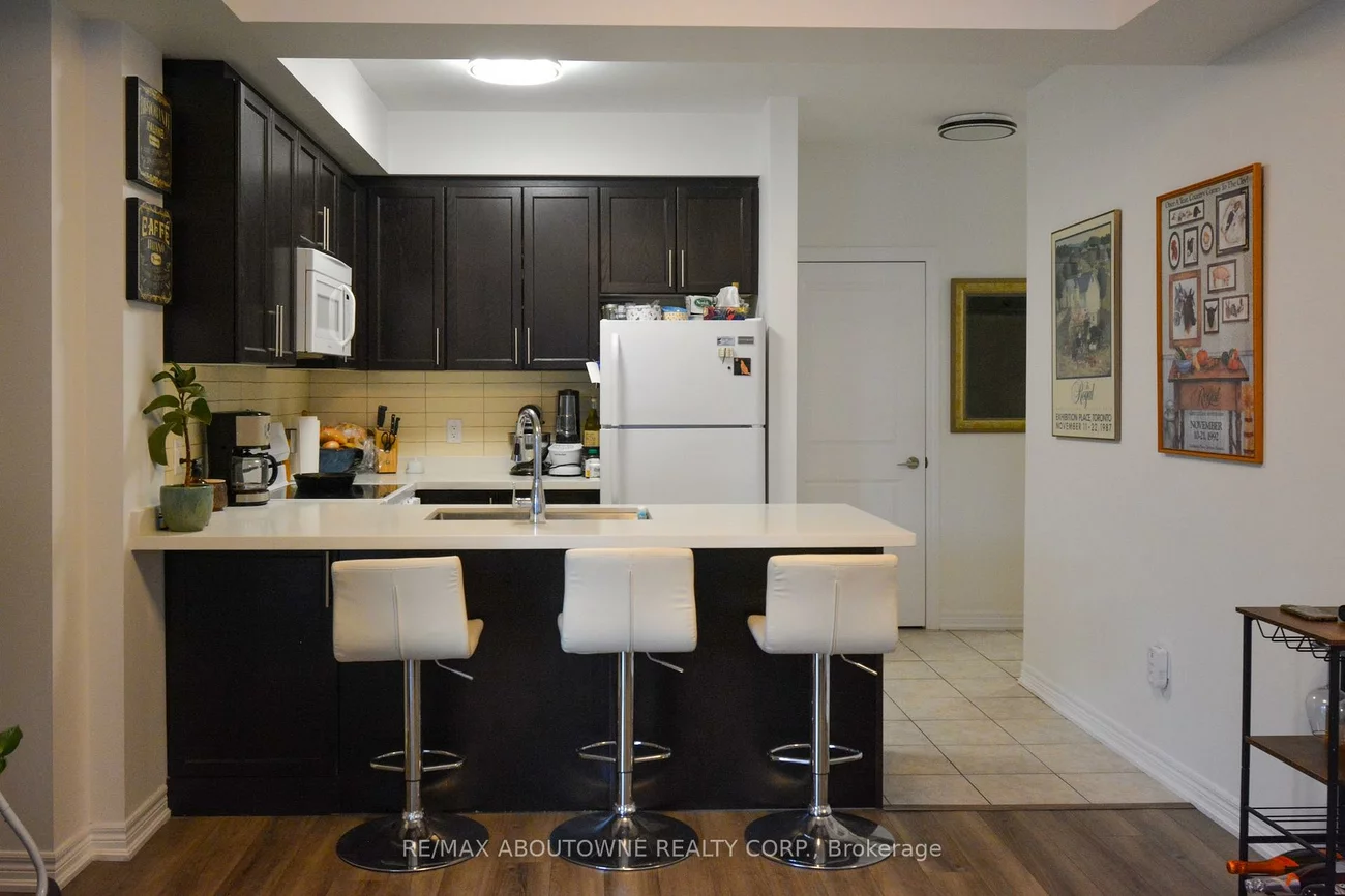 272, Georgian, 1015 - RO River Oaks, Oakville