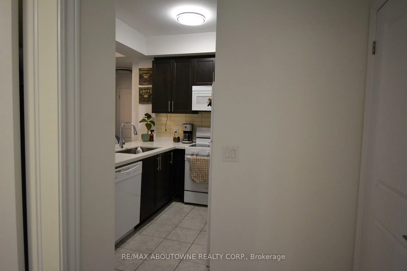 272, Georgian, 1015 - RO River Oaks, Oakville