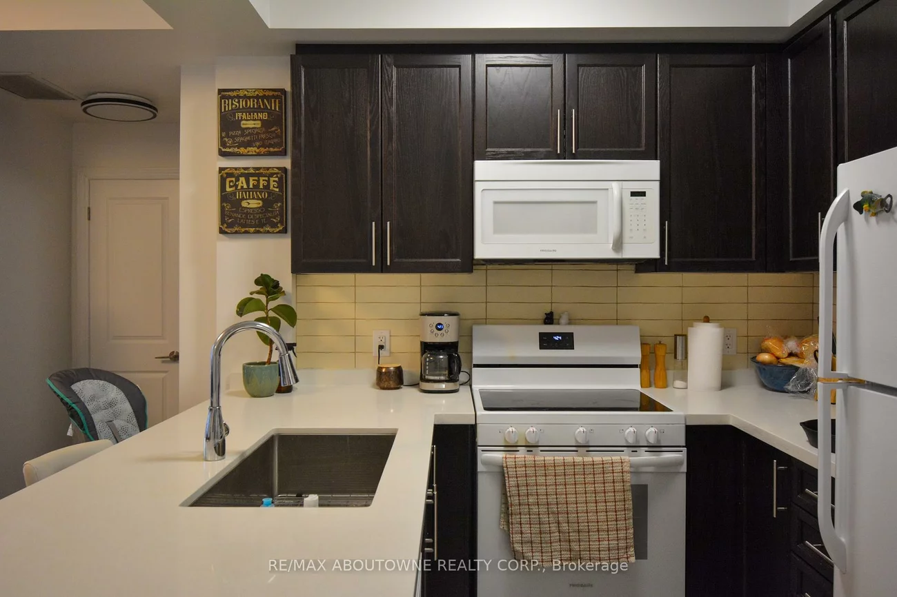 272, Georgian, 1015 - RO River Oaks, Oakville