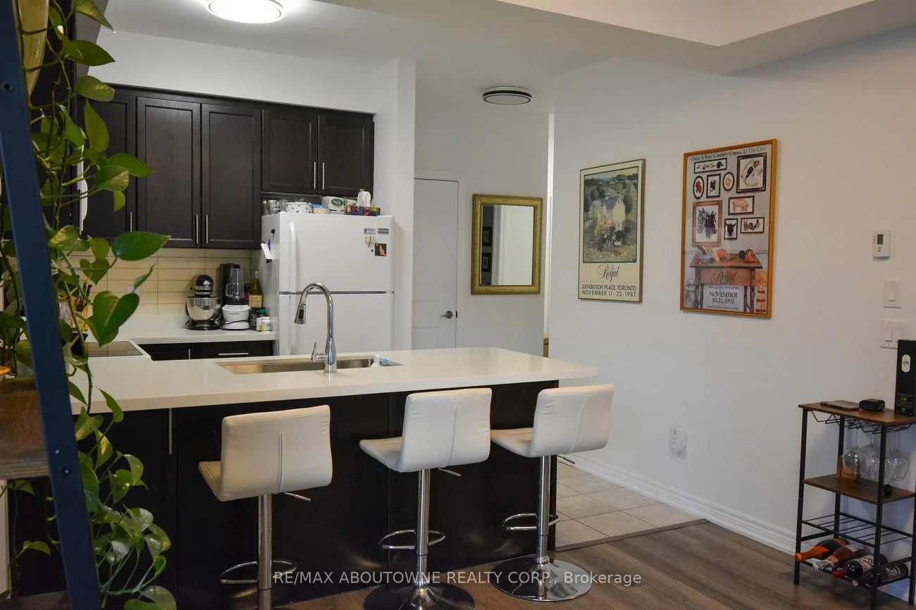 272, Georgian, 1015 - RO River Oaks, Oakville