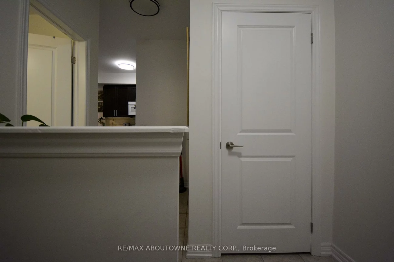 272, Georgian, 1015 - RO River Oaks, Oakville