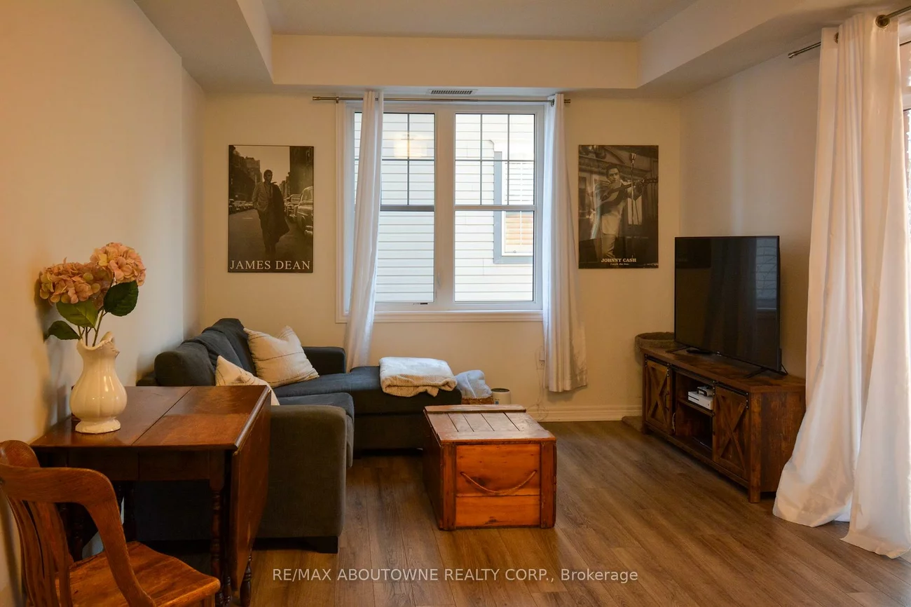 272, Georgian, 1015 - RO River Oaks, Oakville