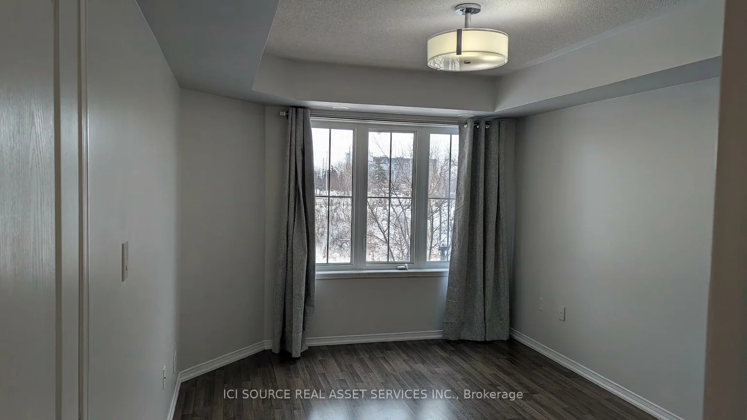 2496, Post, 1015 - RO River Oaks, Oakville