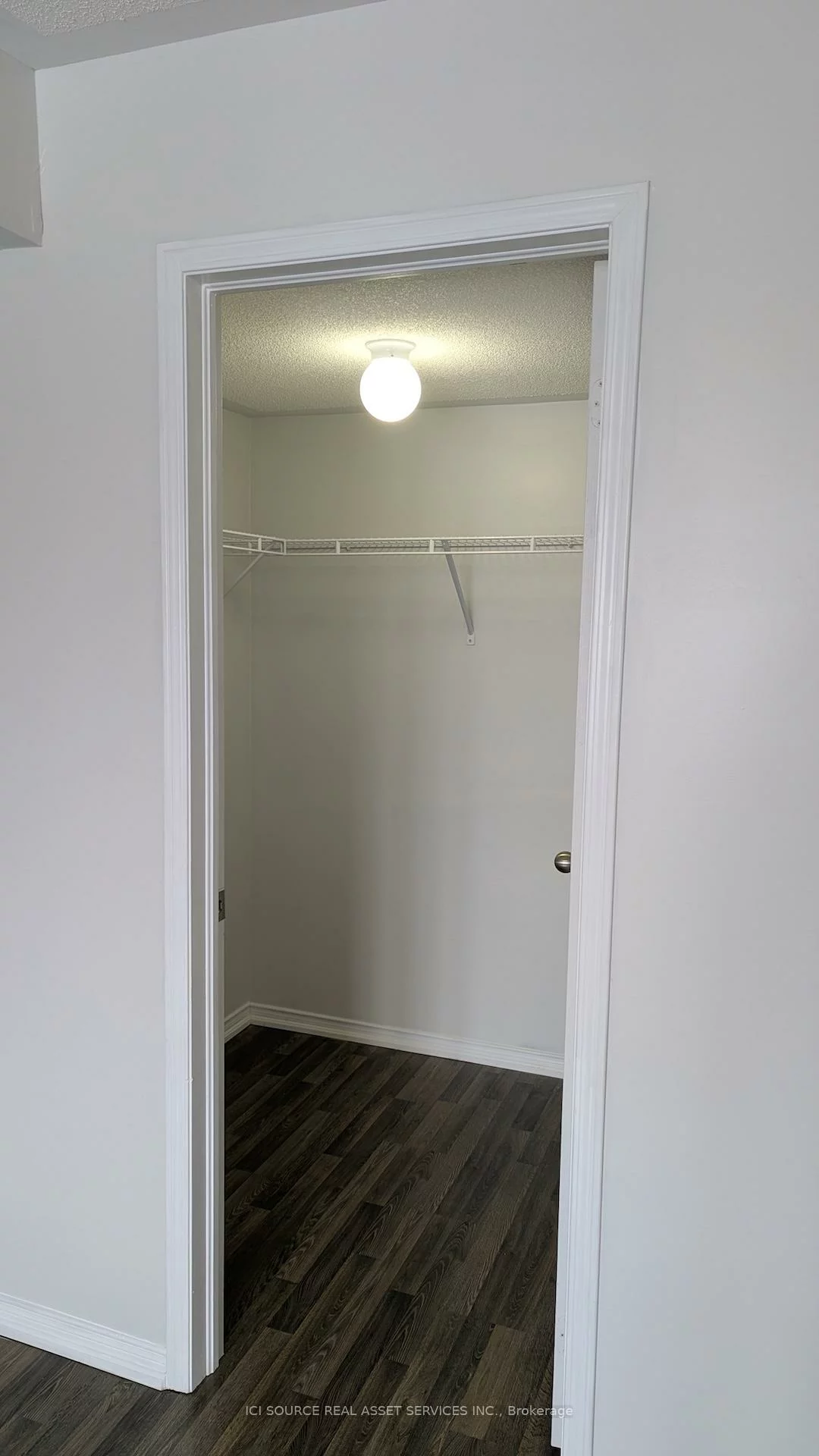 2496, Post, 1015 - RO River Oaks, Oakville