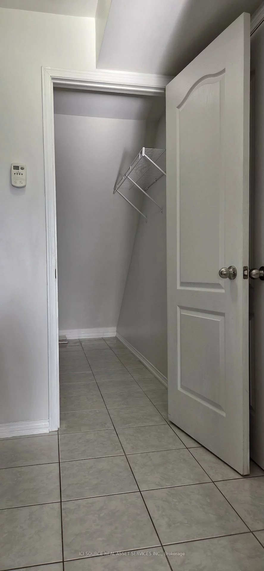 2496, Post, 1015 - RO River Oaks, Oakville