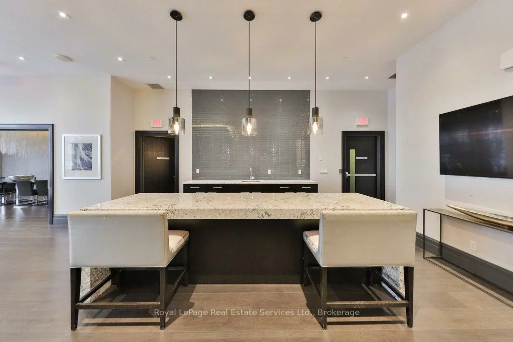 65, Speers, 1002 - CO Central, Oakville