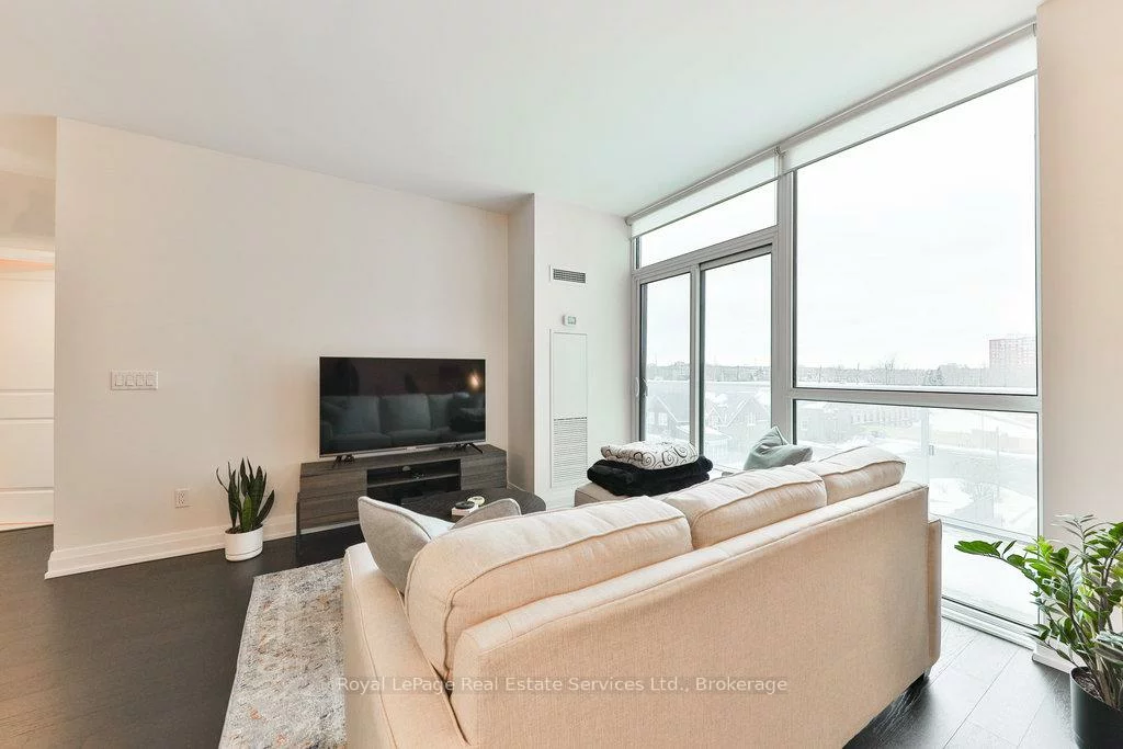 65, Speers, 1002 - CO Central, Oakville