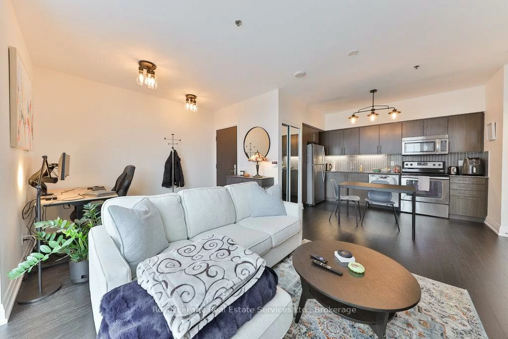 65, Speers, 1002 - CO Central, Oakville