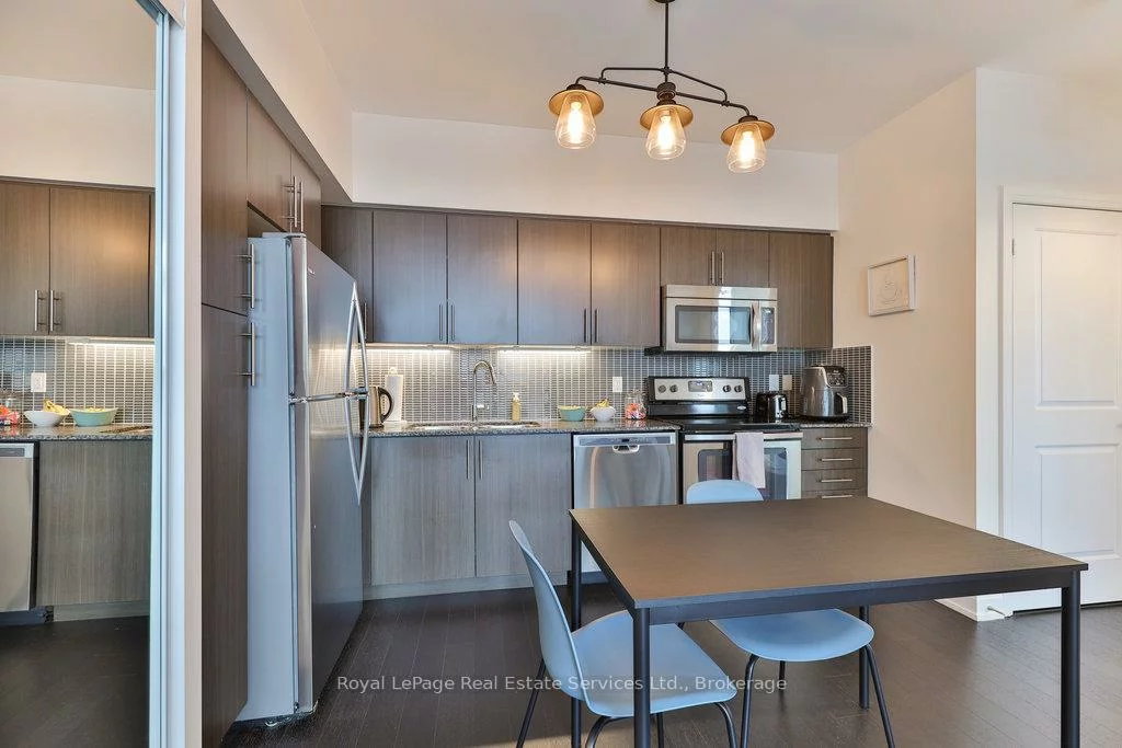 65, Speers, 1002 - CO Central, Oakville