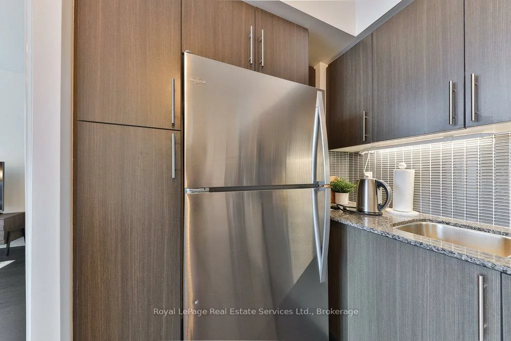 65, Speers, 1002 - CO Central, Oakville