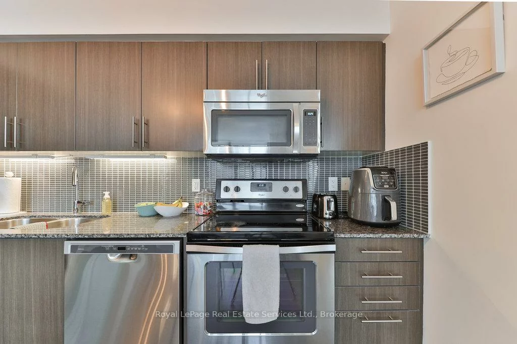 65, Speers, 1002 - CO Central, Oakville