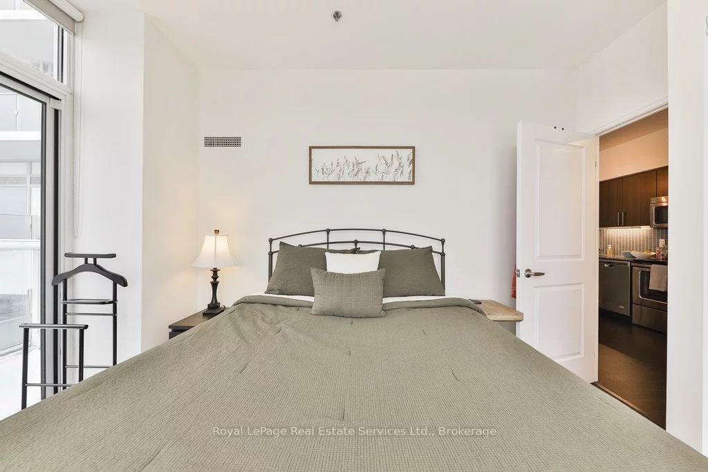 65, Speers, 1002 - CO Central, Oakville