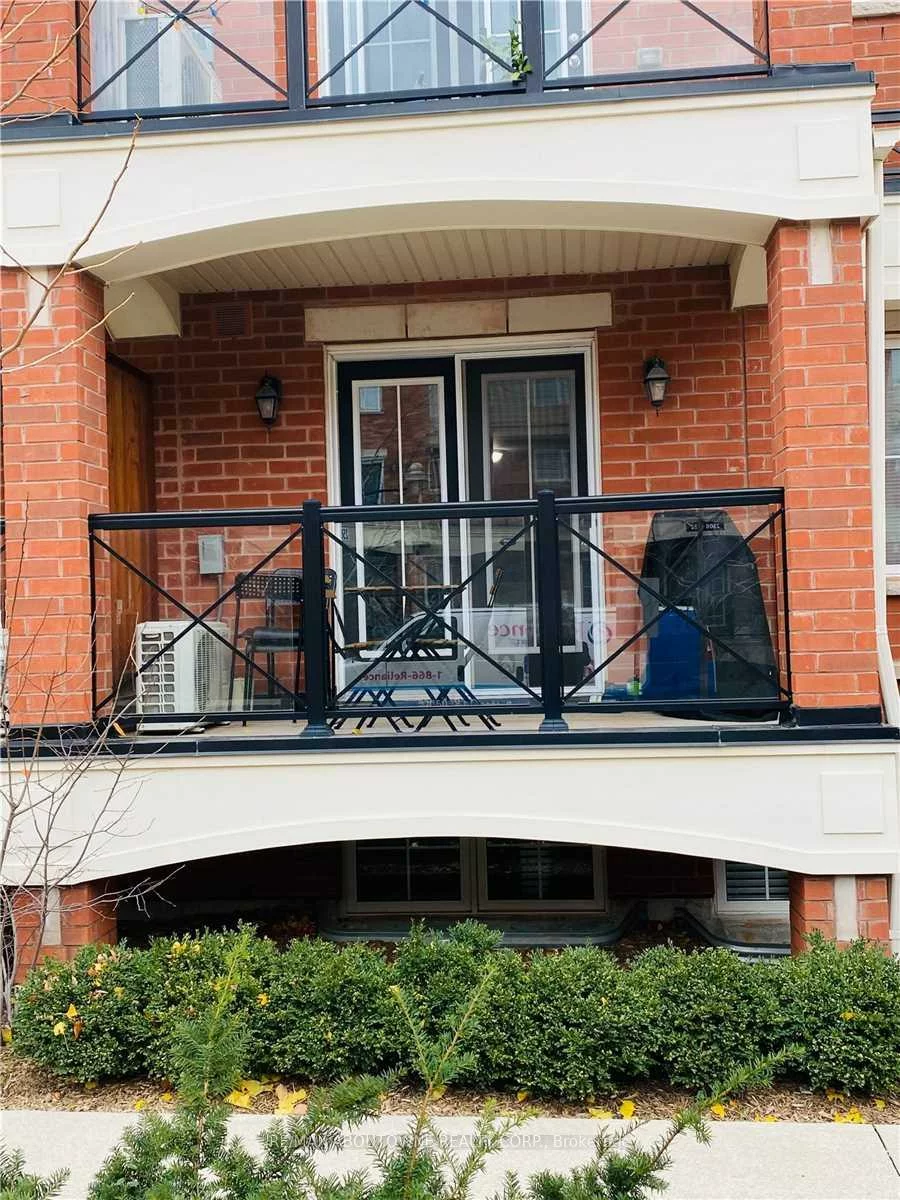 2492, Post, 1015 - RO River Oaks, Oakville