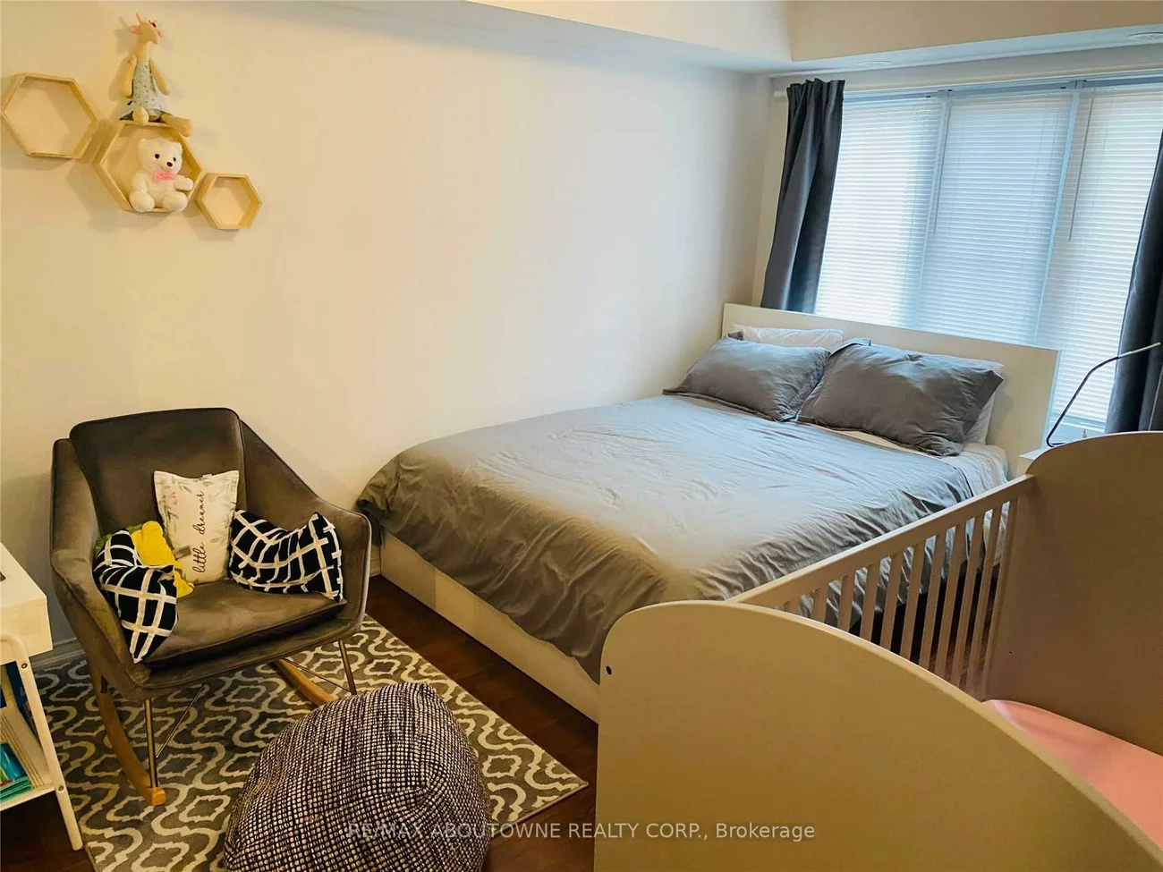 2492, Post, 1015 - RO River Oaks, Oakville