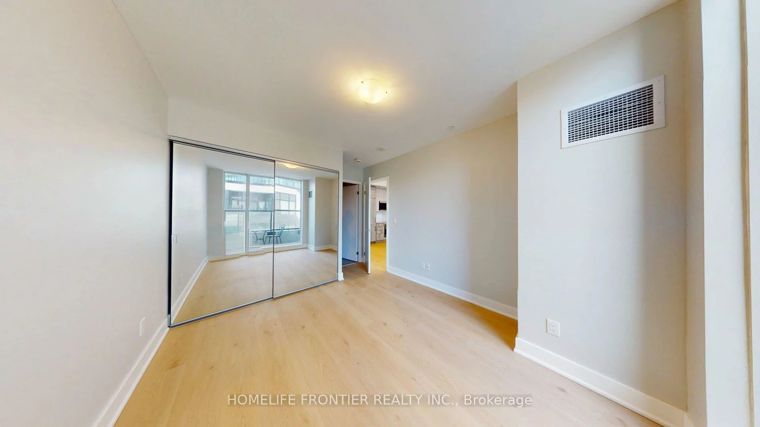 297, Oak Walk, 1015 - RO River Oaks, Oakville