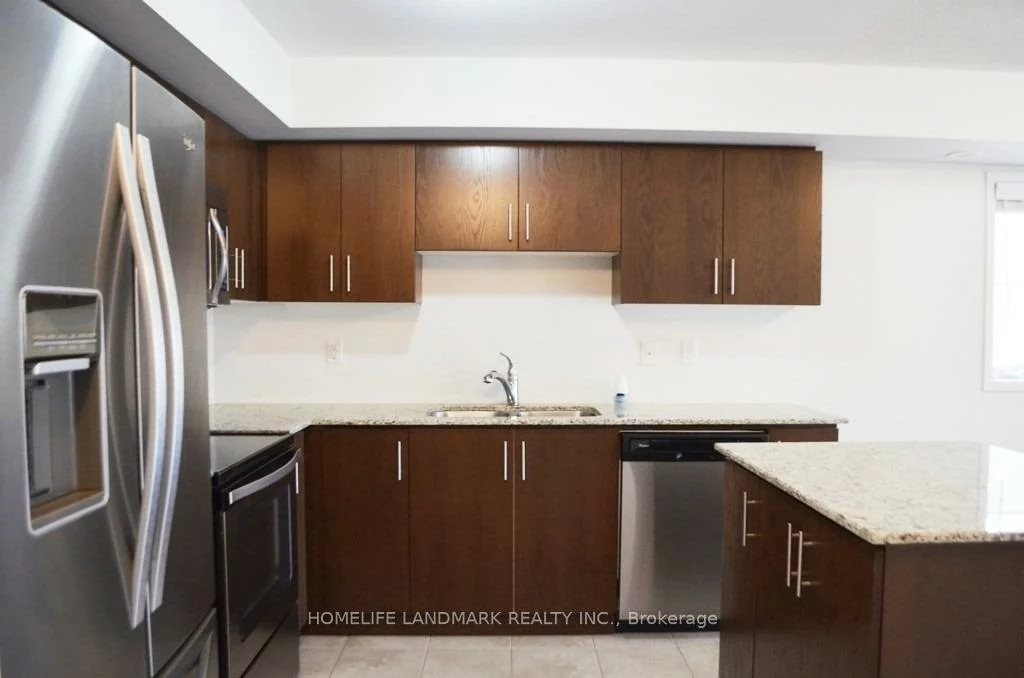 2496, Post, 1015 - RO River Oaks, Oakville