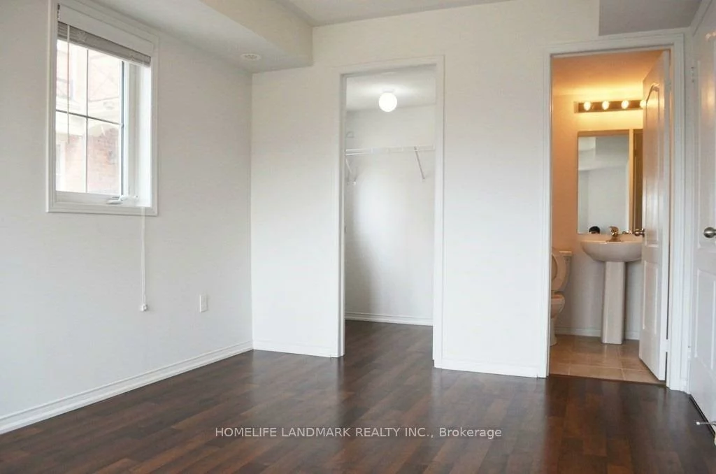 2496, Post, 1015 - RO River Oaks, Oakville