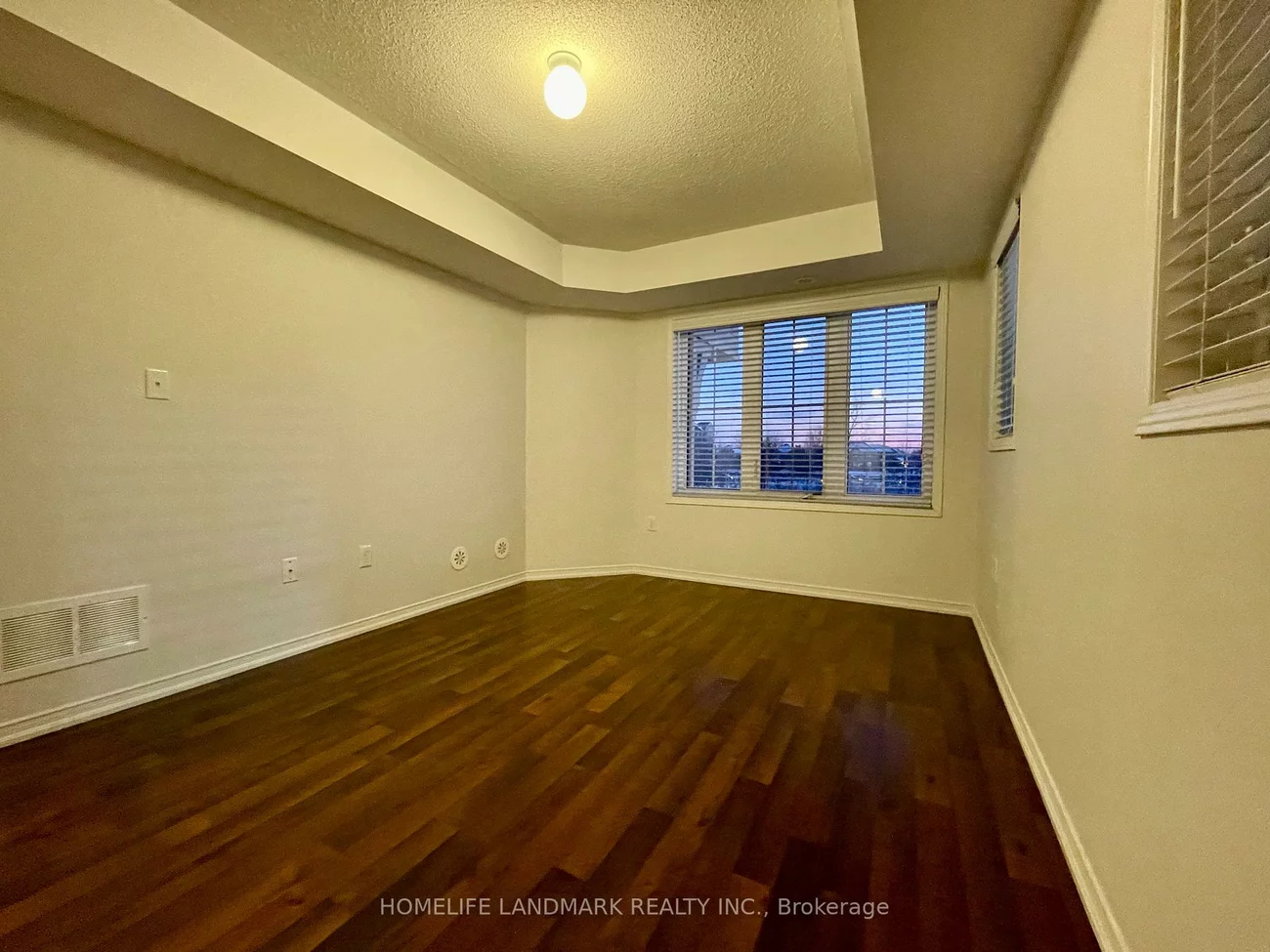 2496, Post, 1015 - RO River Oaks, Oakville