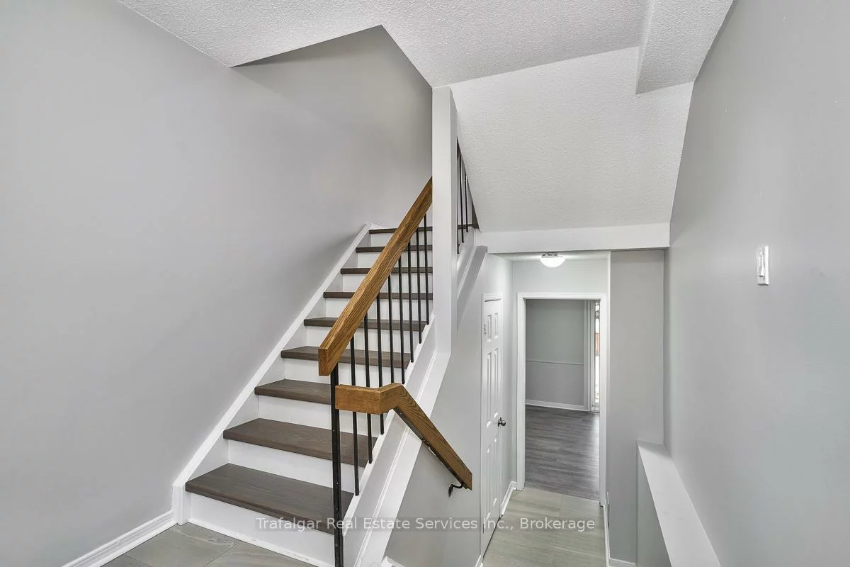 3, East, 1001 - BR Bronte, Oakville