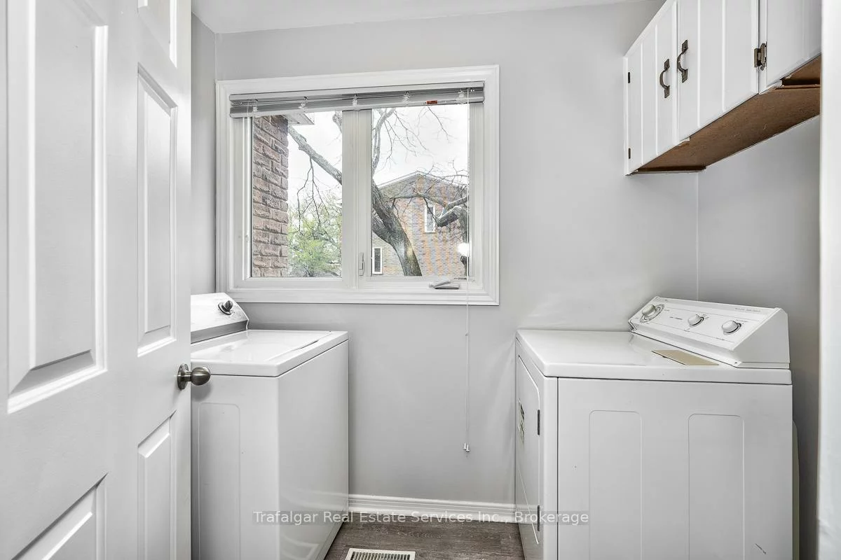 3, East, 1001 - BR Bronte, Oakville