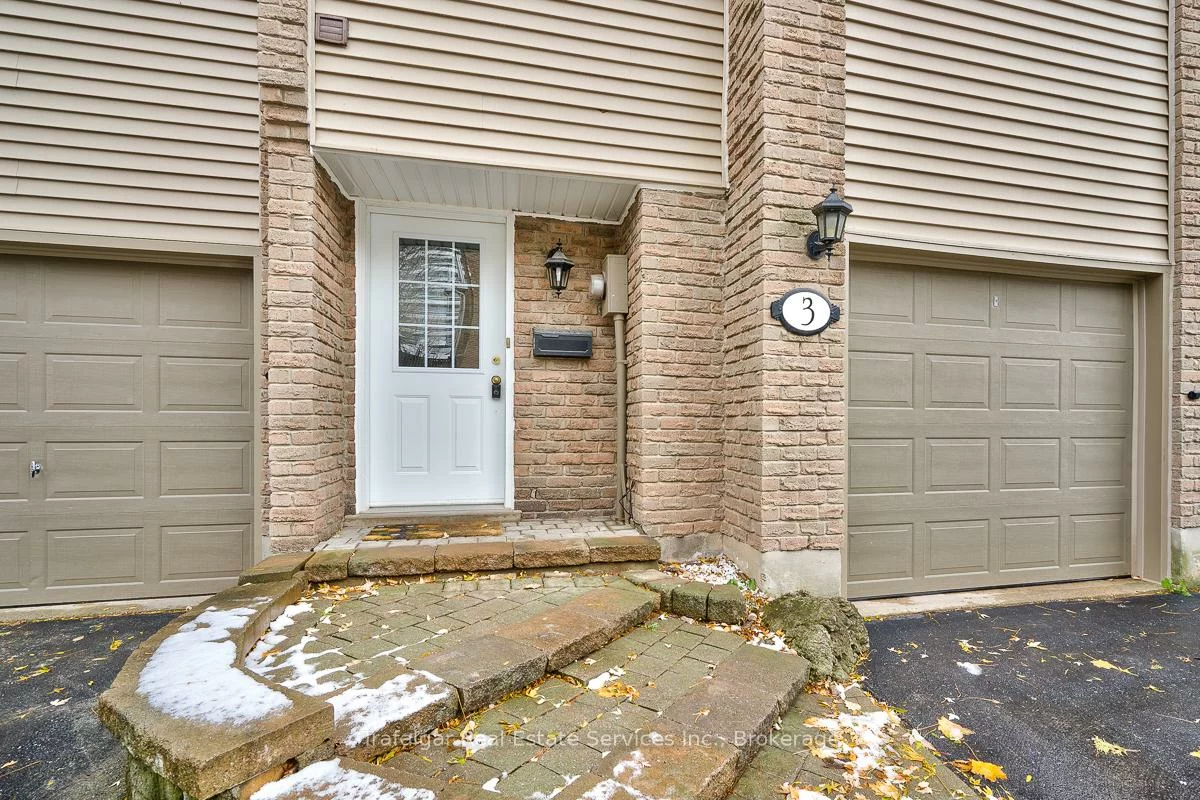 3, East, 1001 - BR Bronte, Oakville