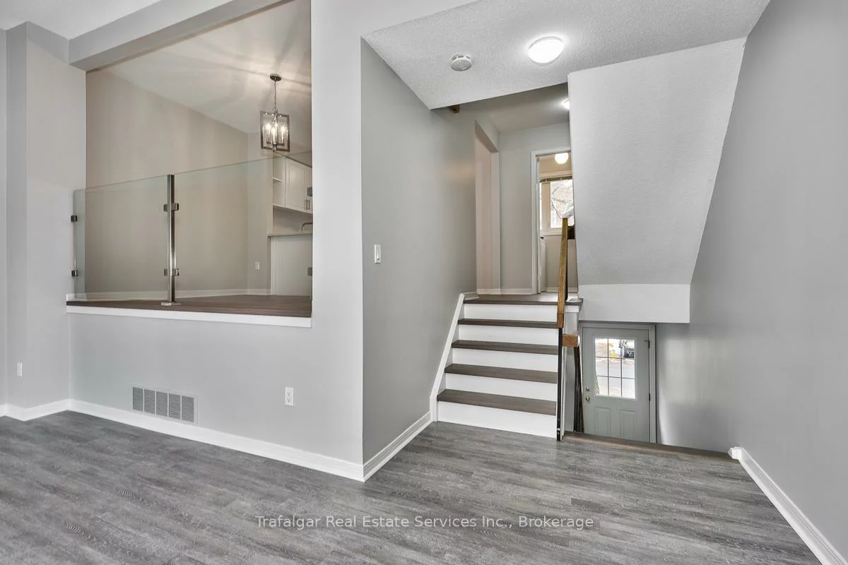 3, East, 1001 - BR Bronte, Oakville