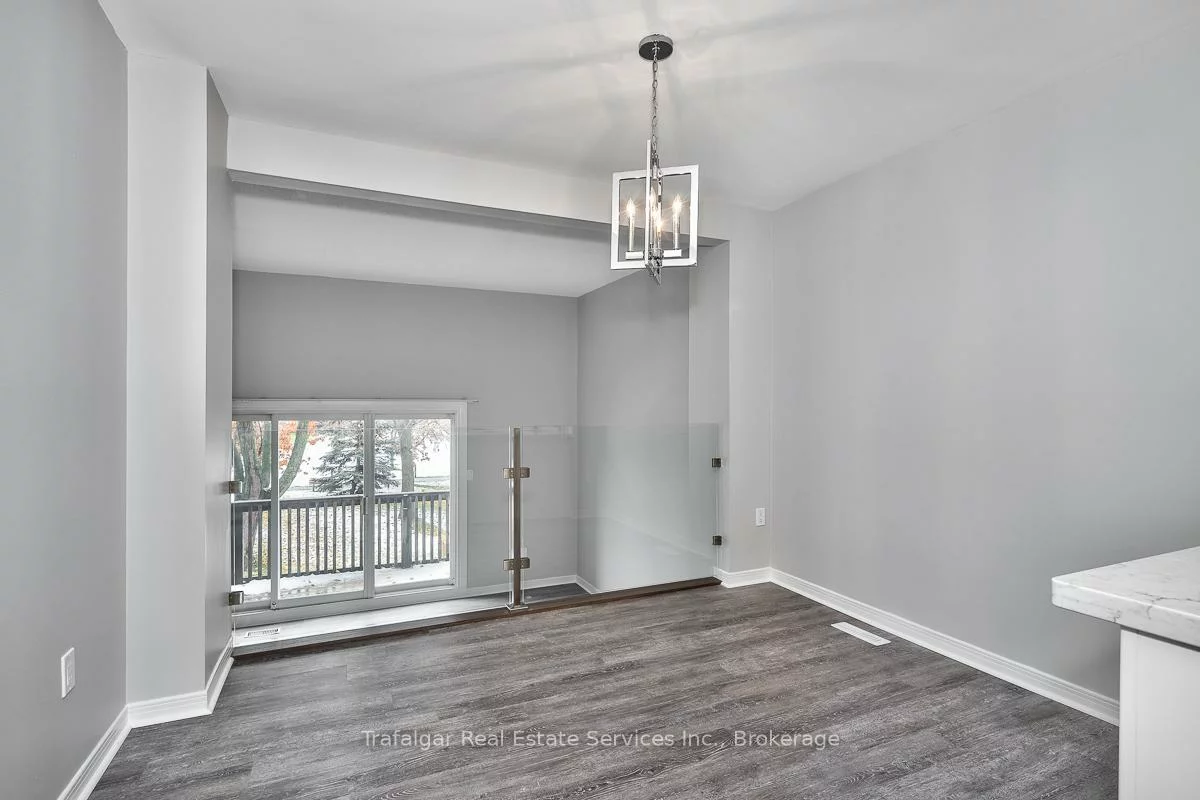 3, East, 1001 - BR Bronte, Oakville