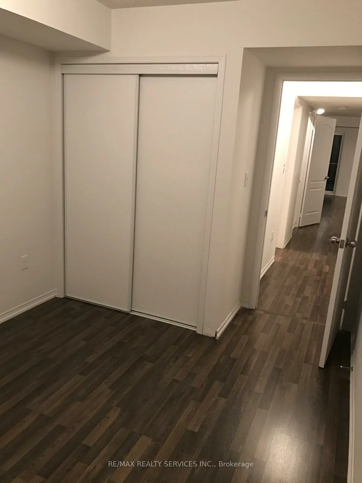 2500, Post, 1015 - RO River Oaks, Oakville