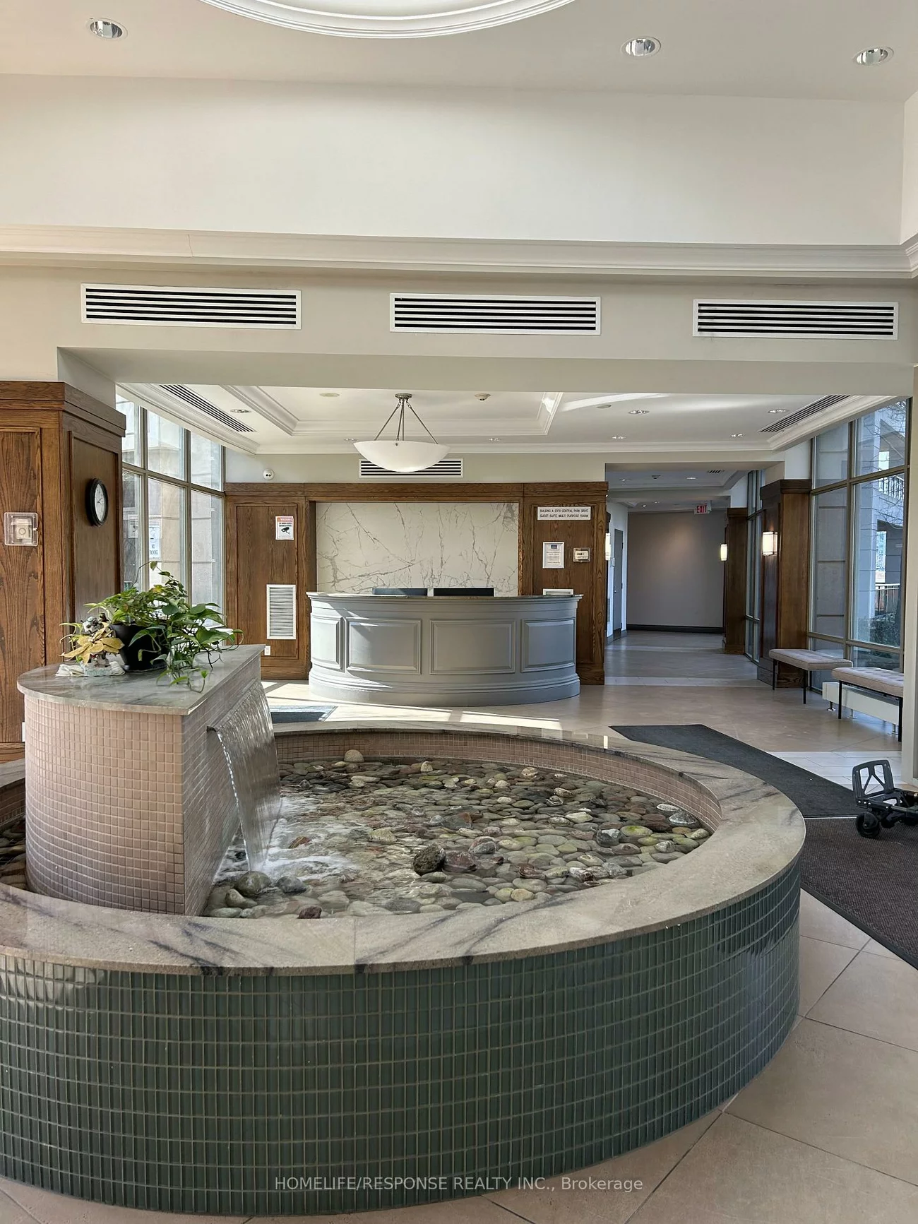 2379, Central Park, 1015 - RO River Oaks, Oakville