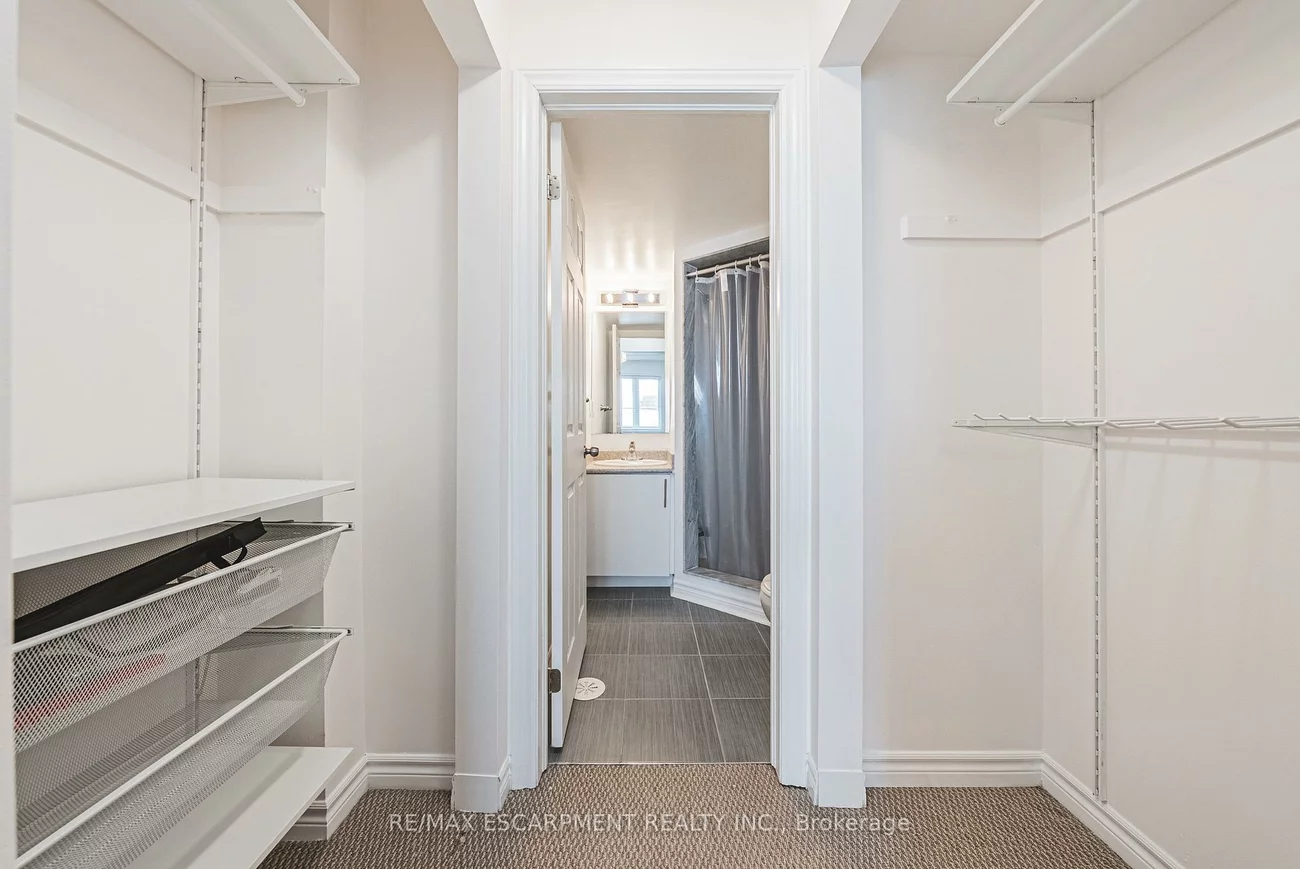 2420, Baronwood, 1019 - WM Westmount, Oakville