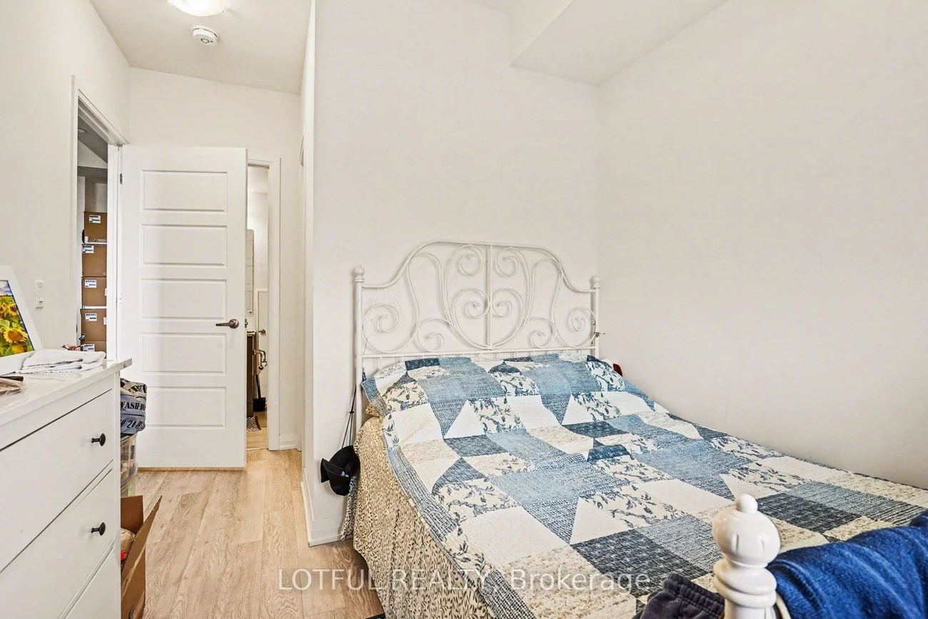 1415, Dundas, 1010 - JM Joshua Meadows, Oakville