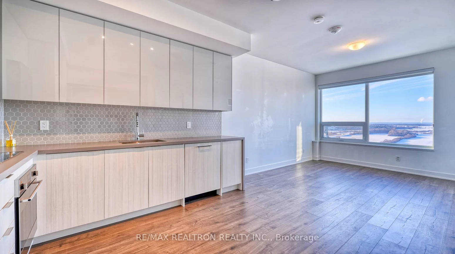 297, Oak Walk, 1015 - RO River Oaks, Oakville