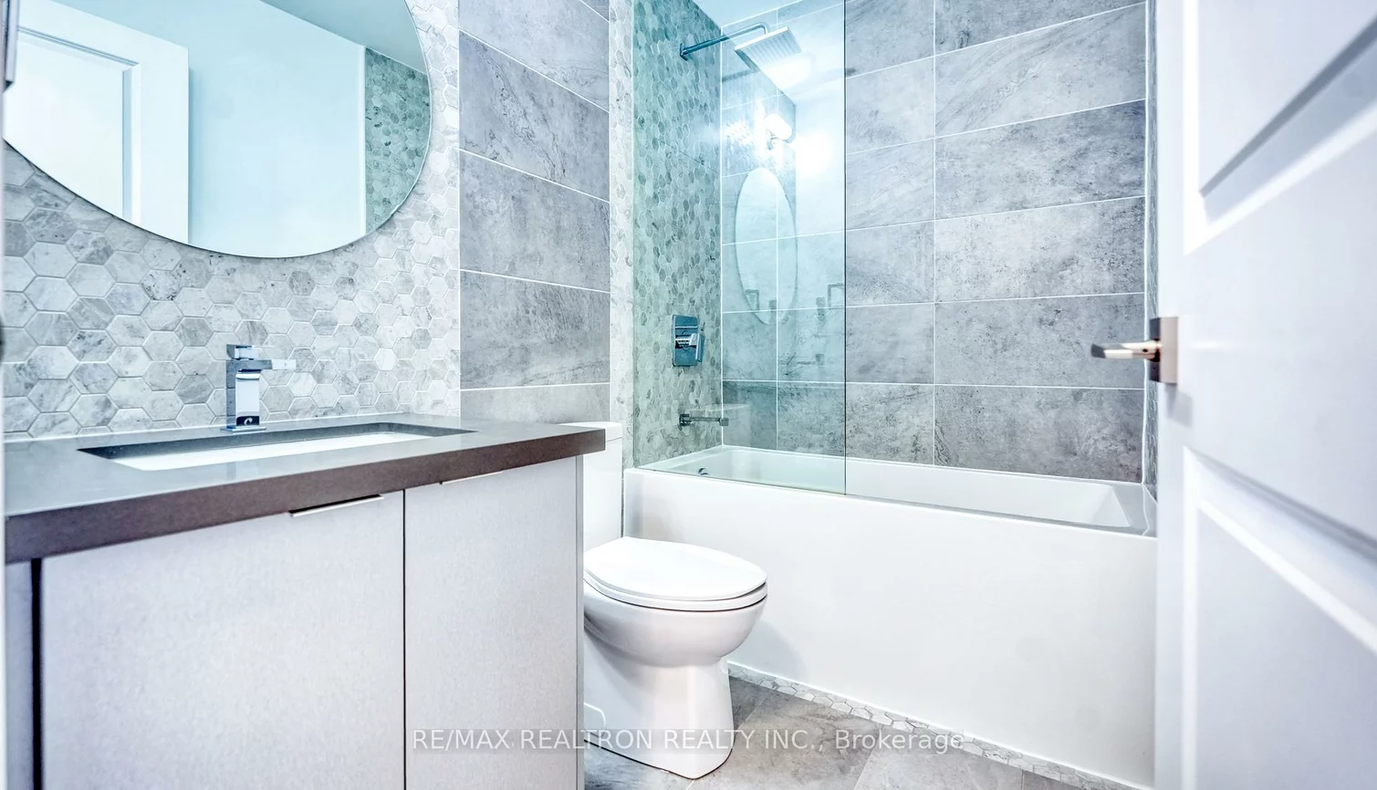 297, Oak Walk, 1015 - RO River Oaks, Oakville