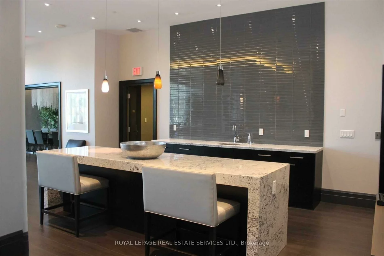55, Speers, 1002 - CO Central, Oakville