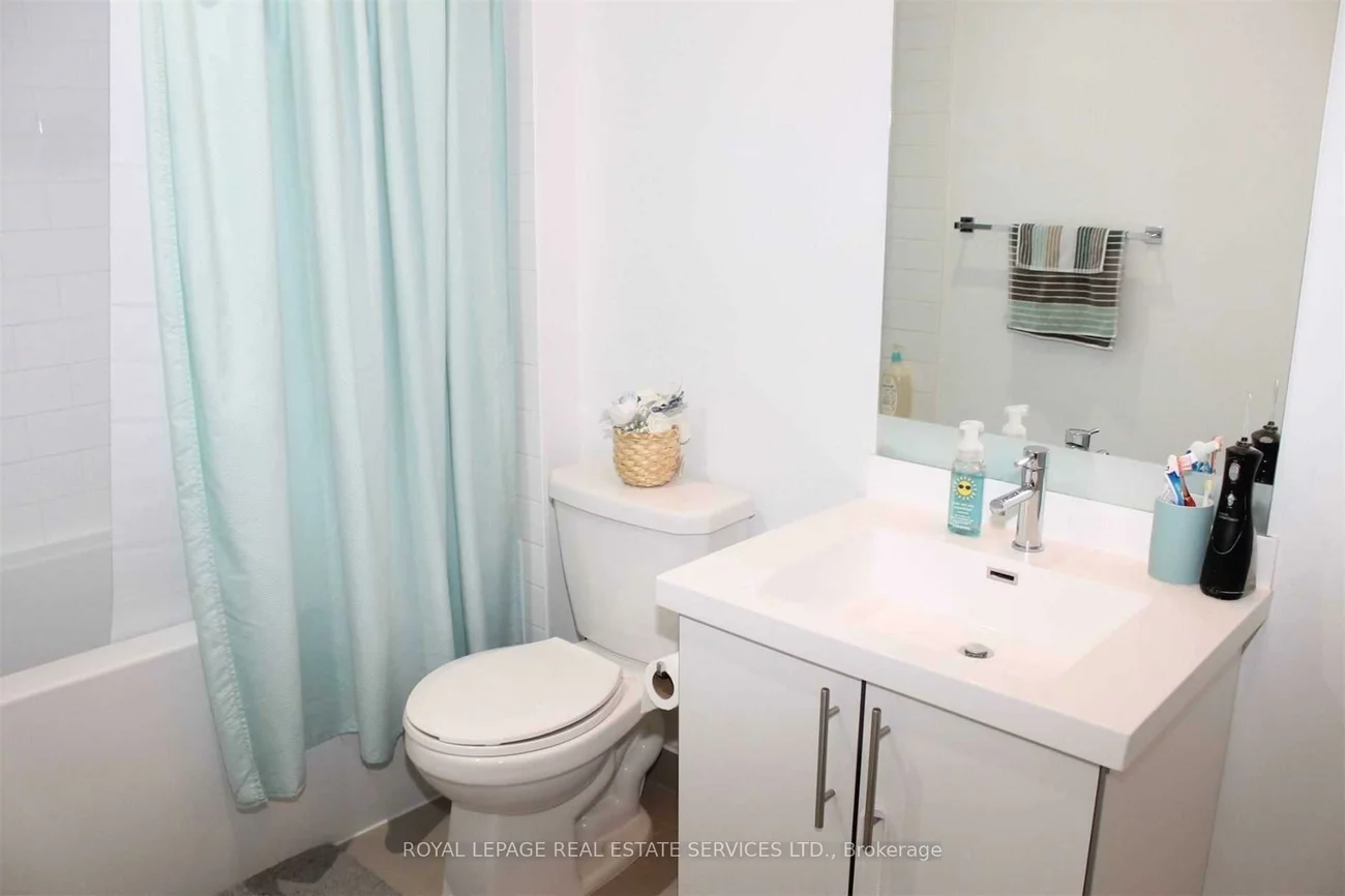 55, Speers, 1002 - CO Central, Oakville