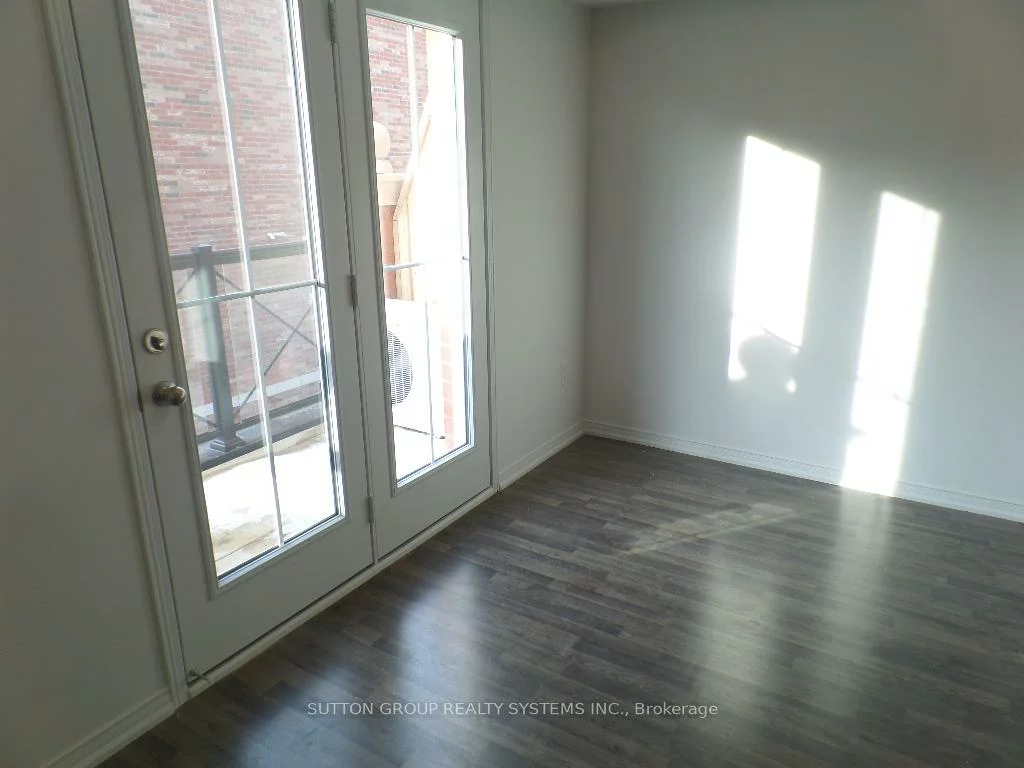 2472, Post, 1015 - RO River Oaks, Oakville