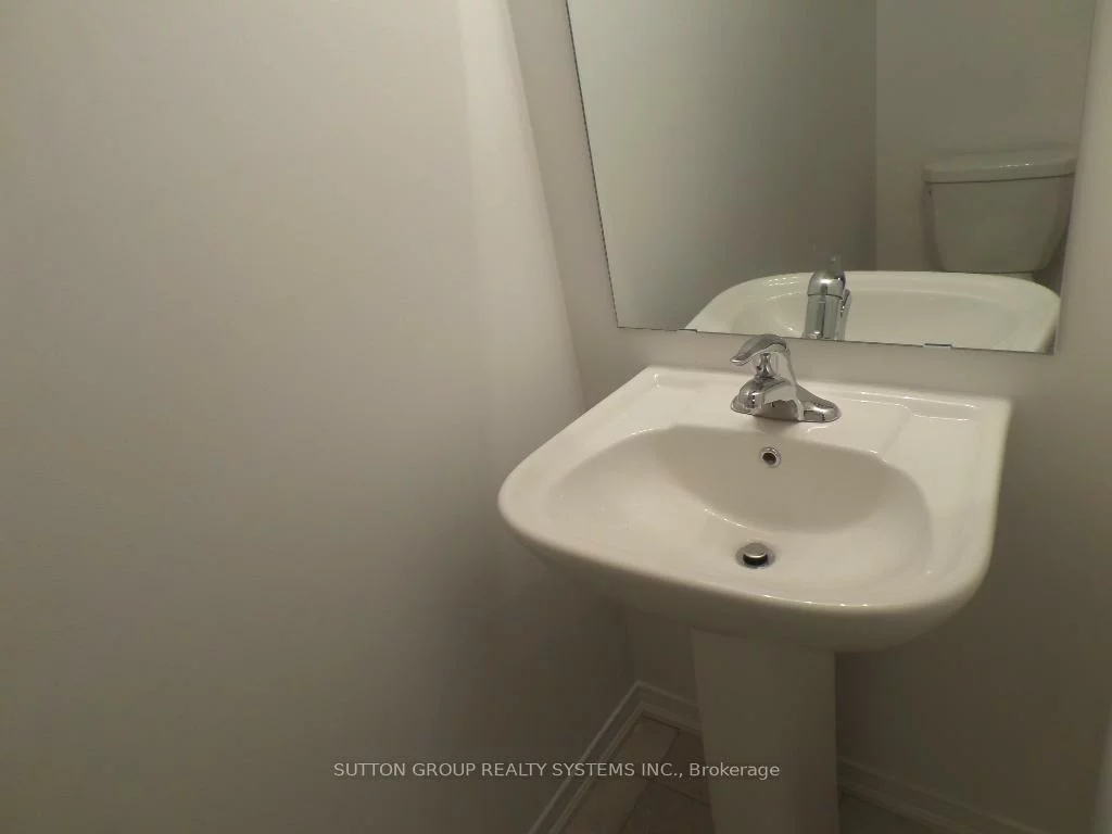 2472, Post, 1015 - RO River Oaks, Oakville