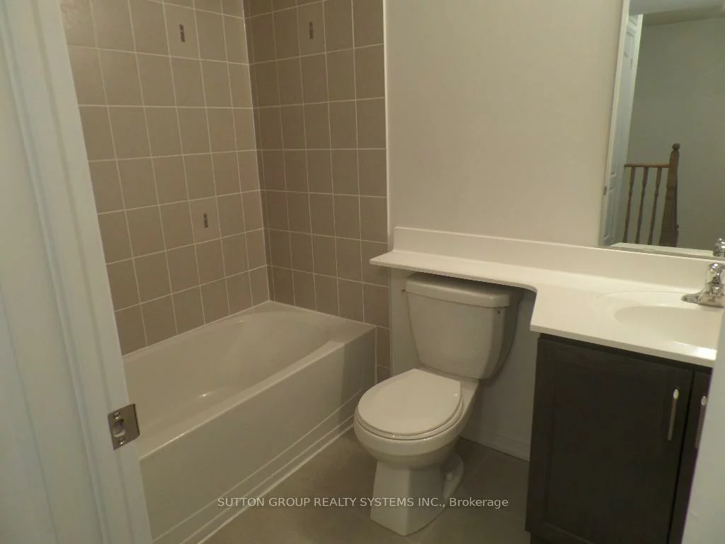 2472, Post, 1015 - RO River Oaks, Oakville