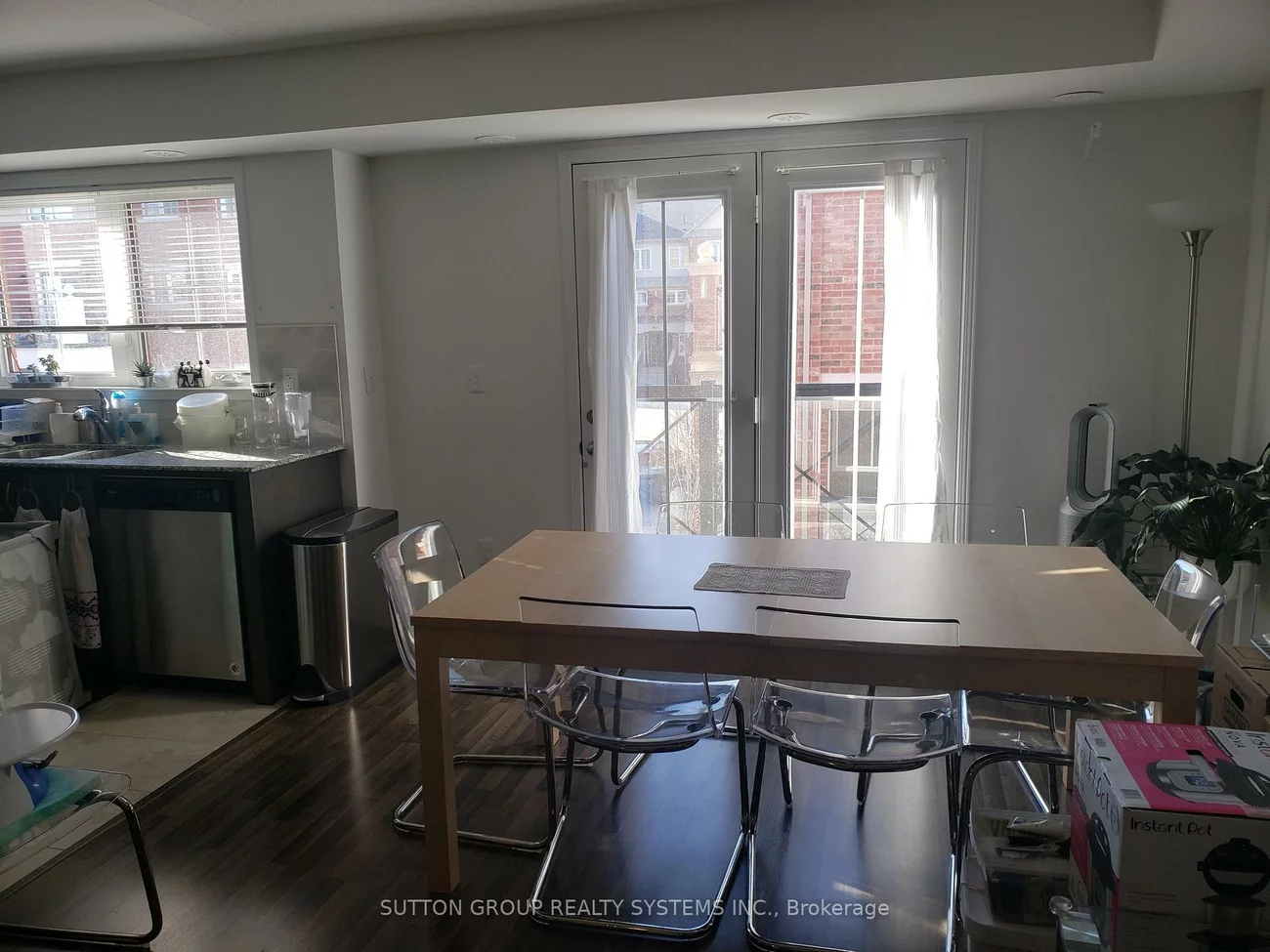 2472, Post, 1015 - RO River Oaks, Oakville