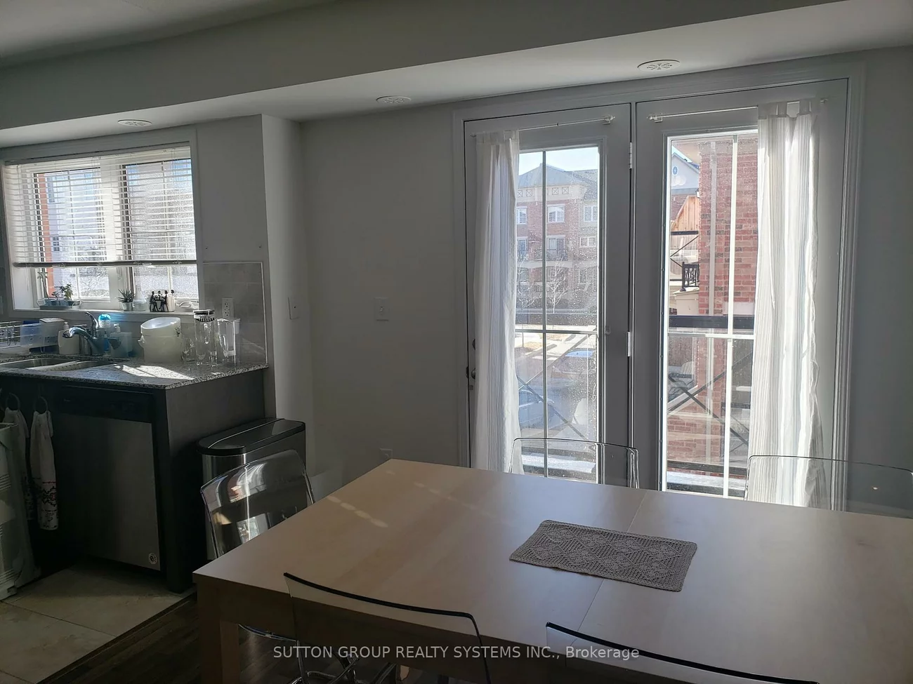 2472, Post, 1015 - RO River Oaks, Oakville