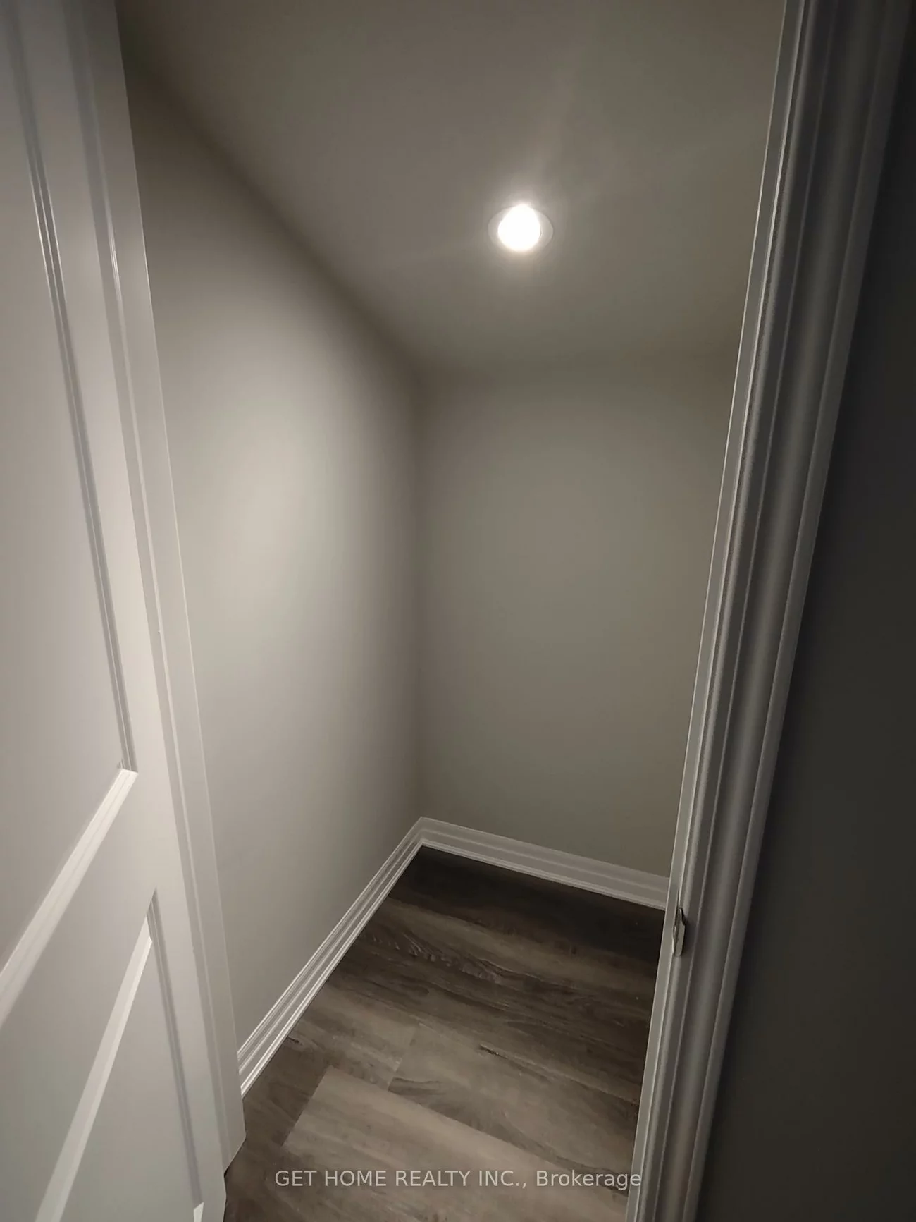 62, Kaitting, 1008 - GO Glenorchy, Oakville