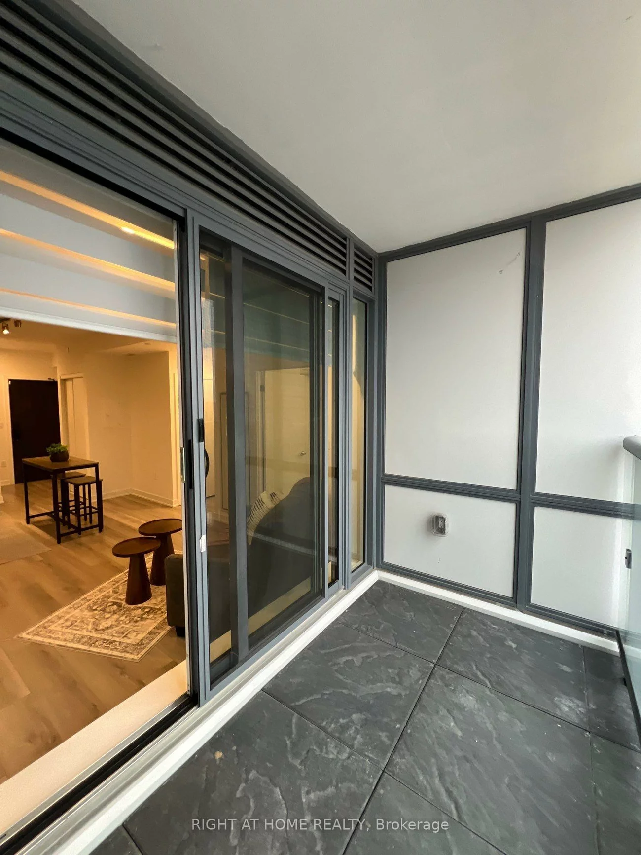 1005, Dundas, 1010 - JM Joshua Meadows, Oakville