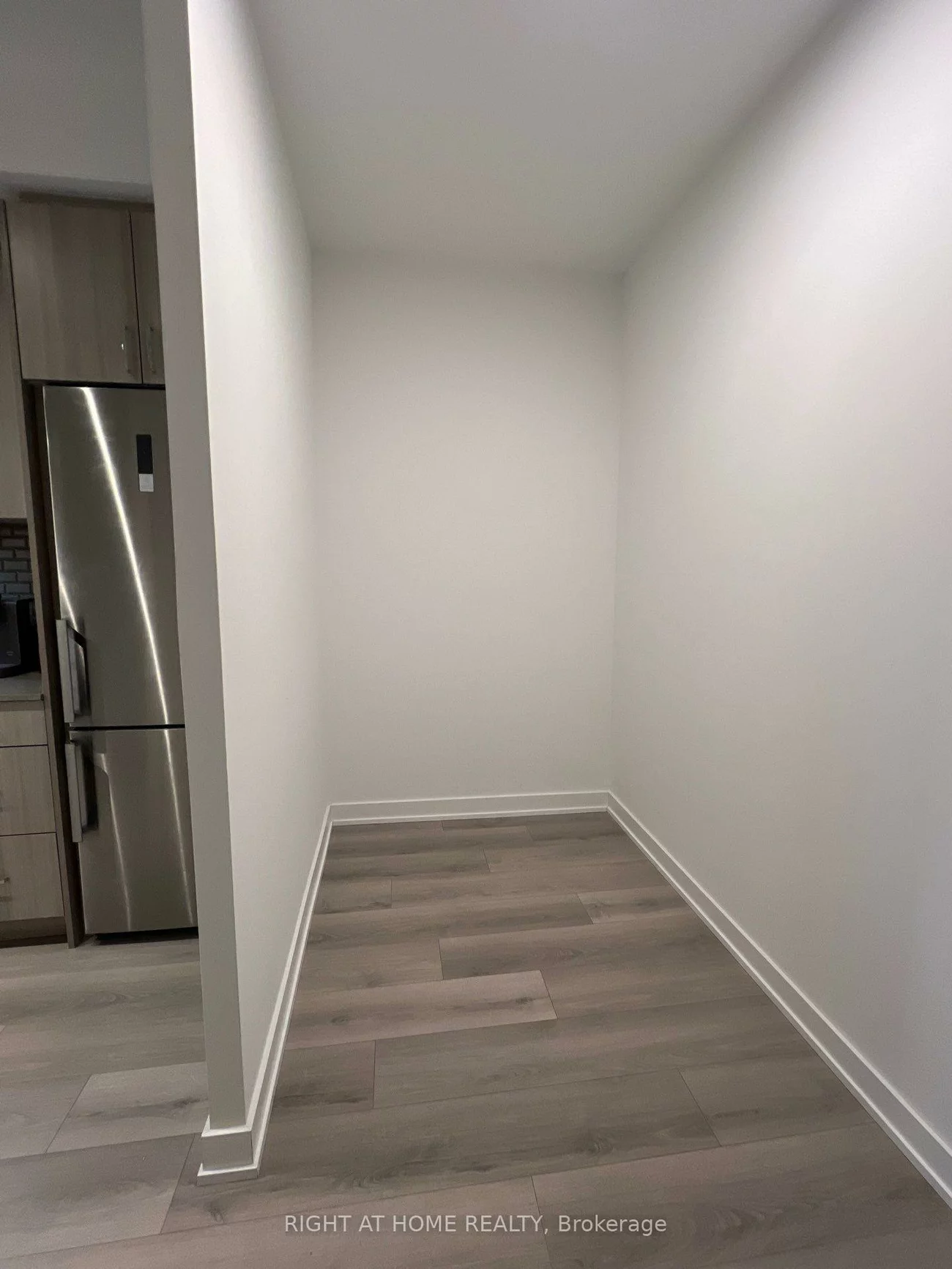 1005, Dundas, 1010 - JM Joshua Meadows, Oakville