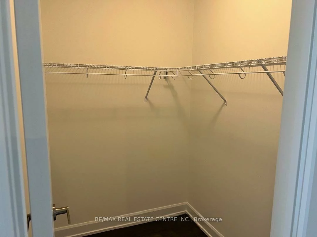 3220, William Coltson, 1010 - JM Joshua Meadows, Oakville